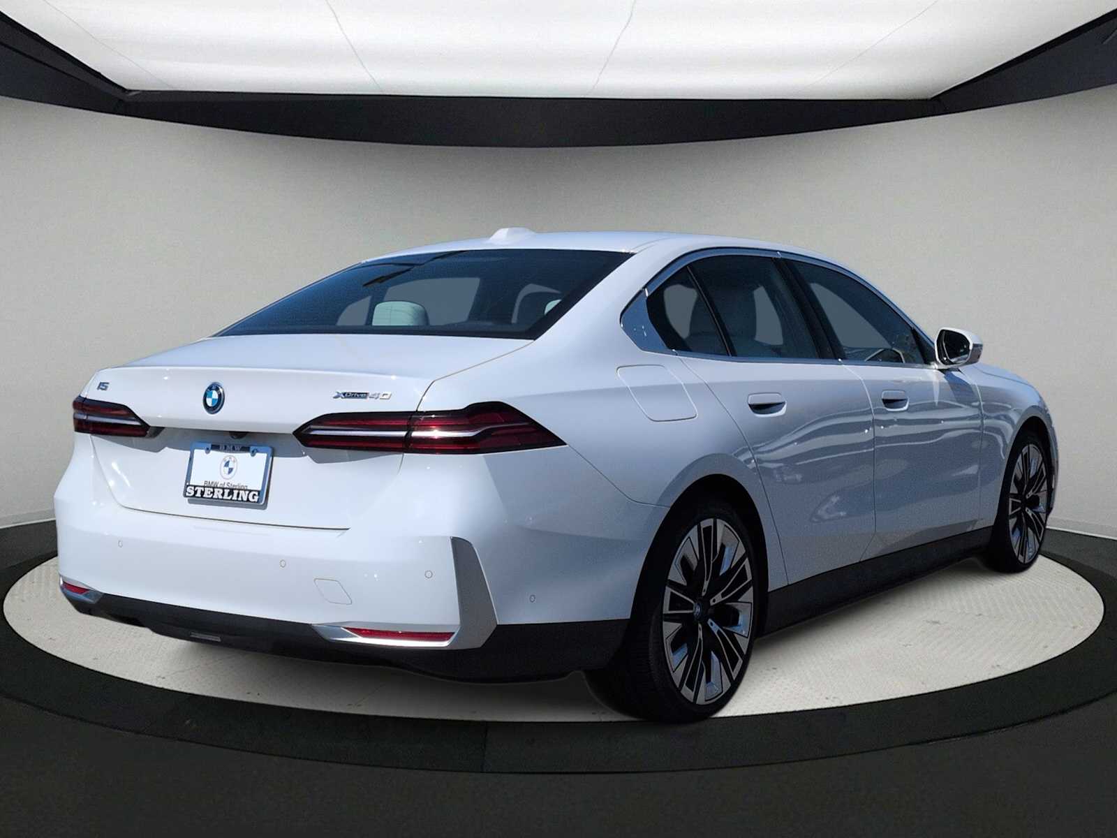 Thumbnail: 2025 BMW i5 - 8