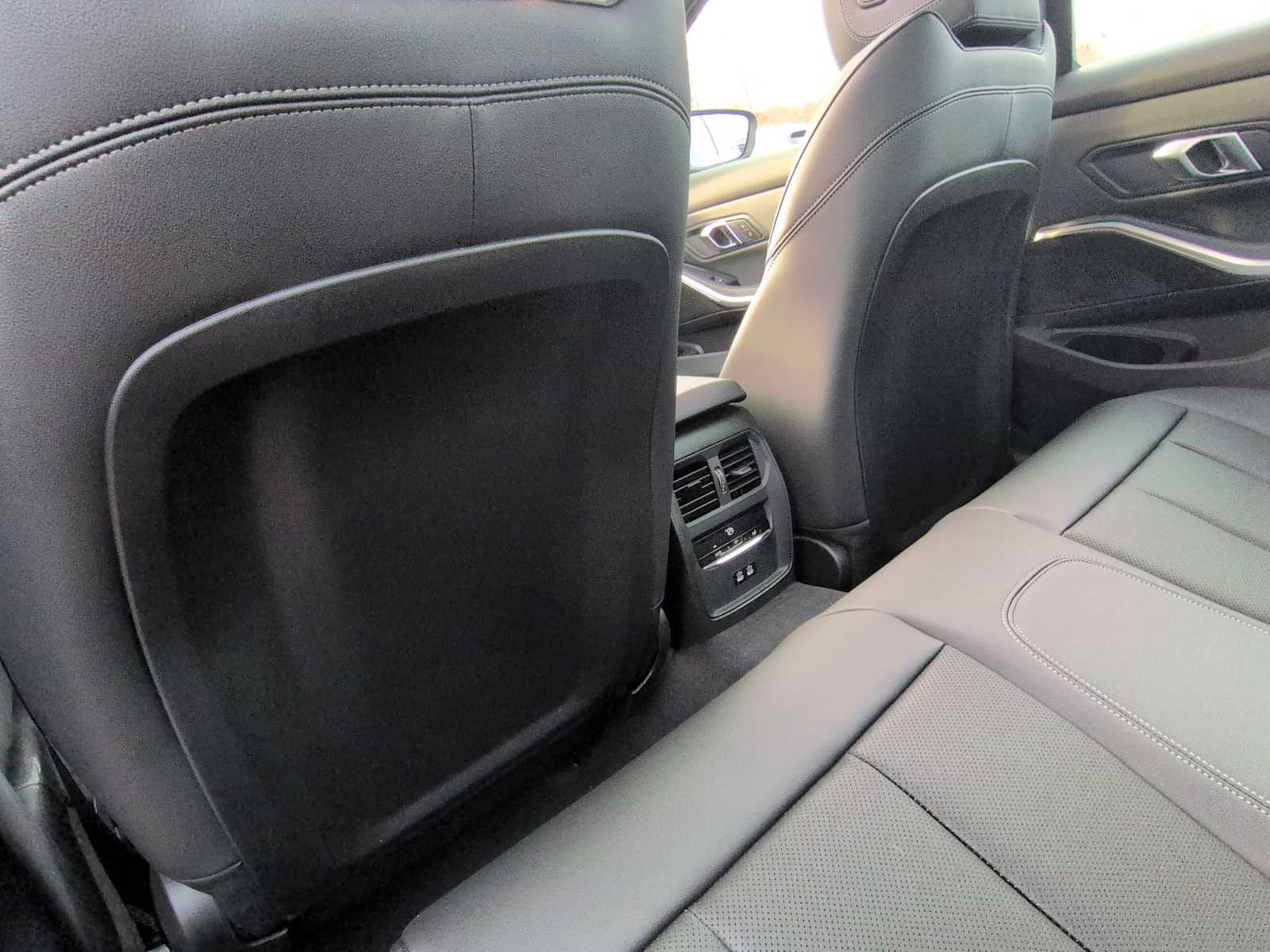 Thumbnail: 2026 BMW 3 Series - 19