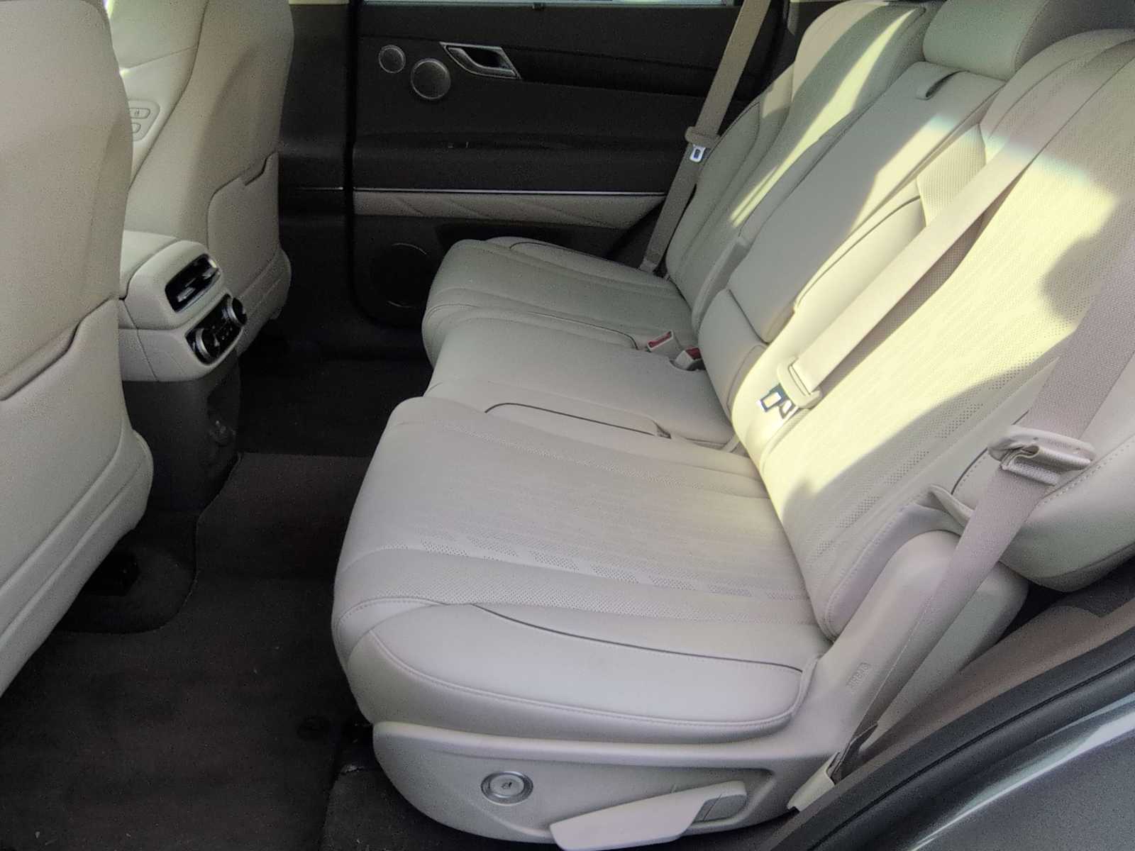 Thumbnail: 2023 Genesis GV80 - 20