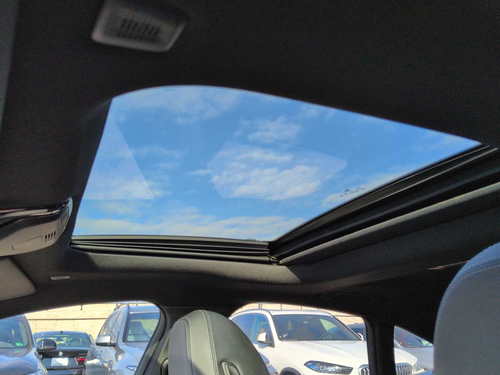 Thumbnail: 2025 BMW i4 - 20