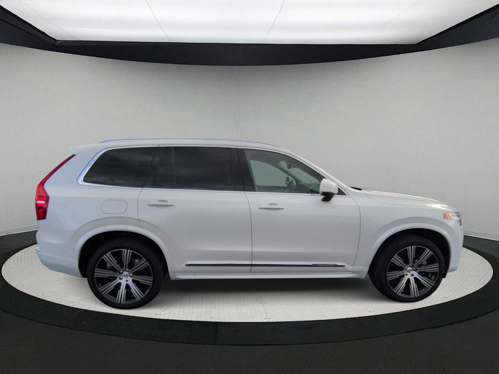 Thumbnail: 2022 Volvo XC90 - 9
