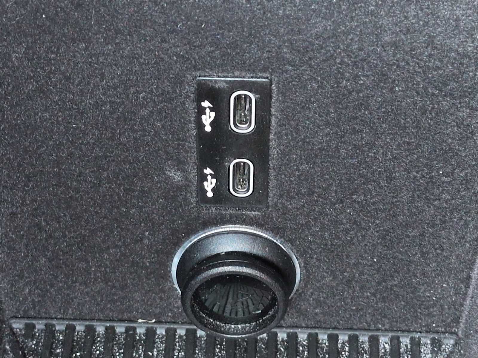 Thumbnail: 2023 BMW i7 - 33