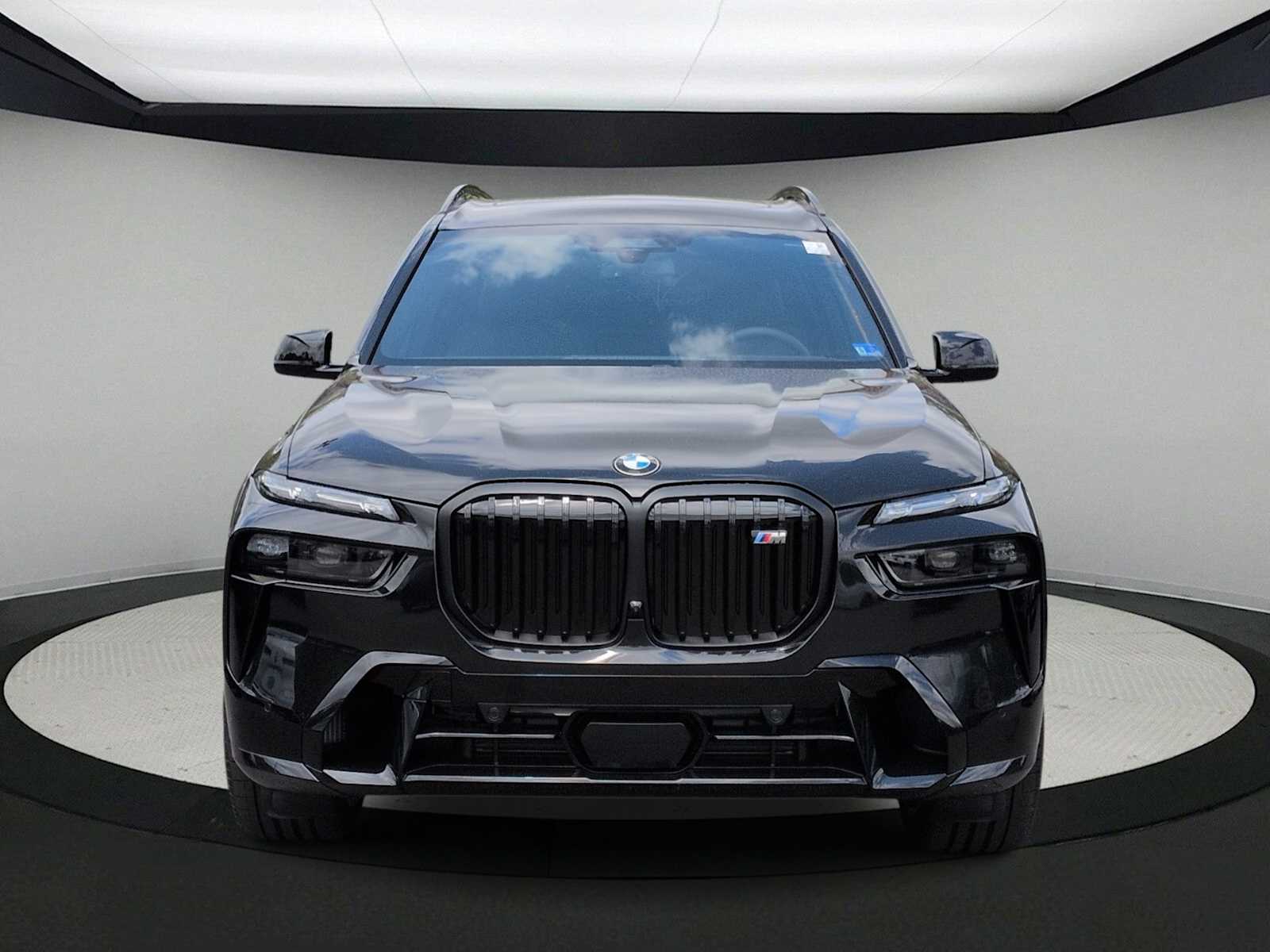 Thumbnail: 2027 BMW X7 - 3