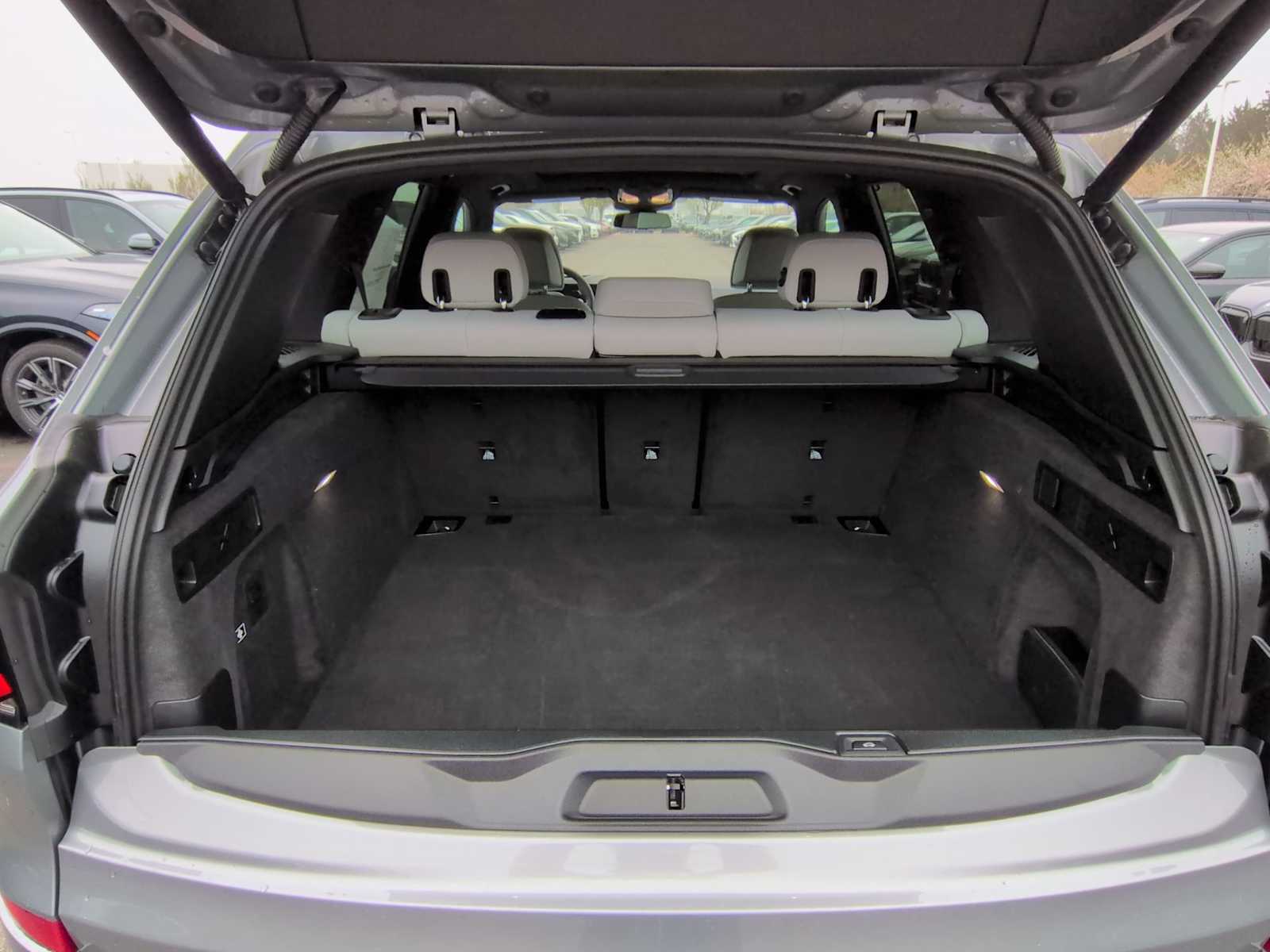 Thumbnail: 2026 BMW X5 - 37