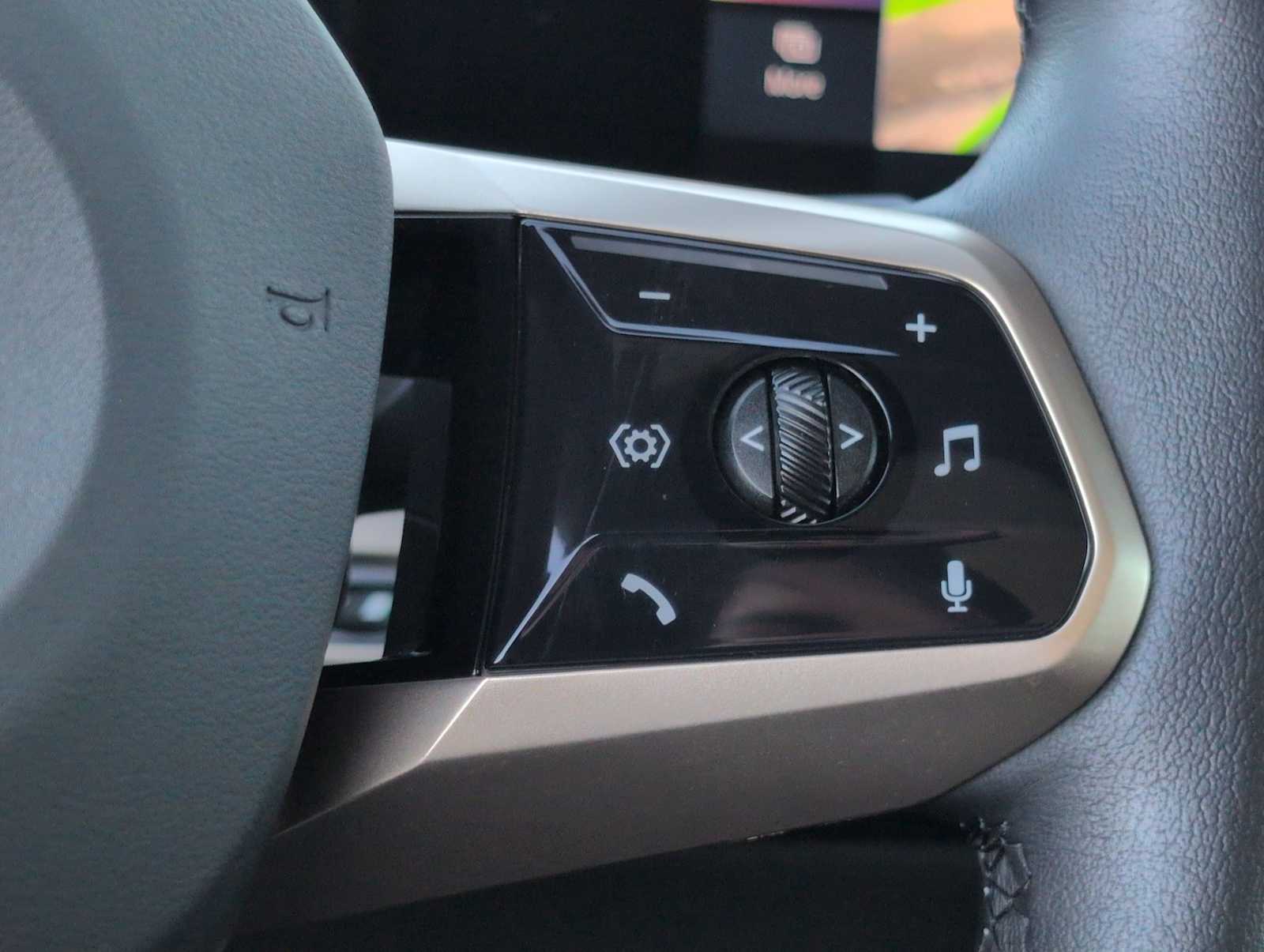 Thumbnail: 2023 BMW iX - 24