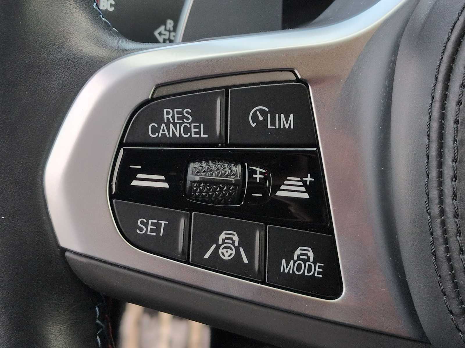 Thumbnail: 2023 BMW X4 - 24