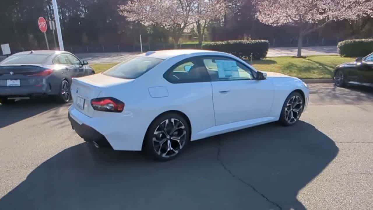 Thumbnail: 2025 BMW 2 Series - 2