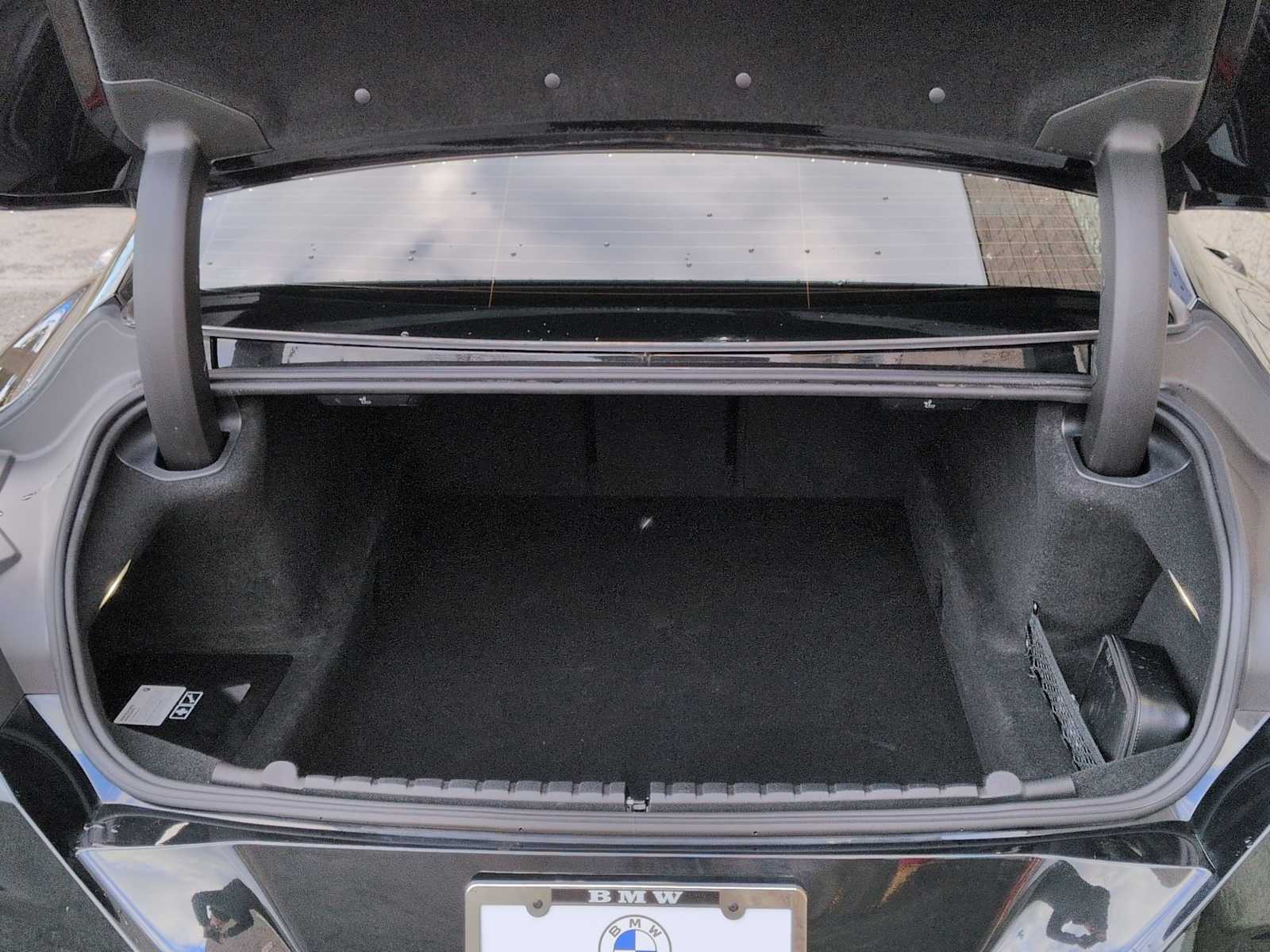 Thumbnail: 2023 BMW M8 - 34