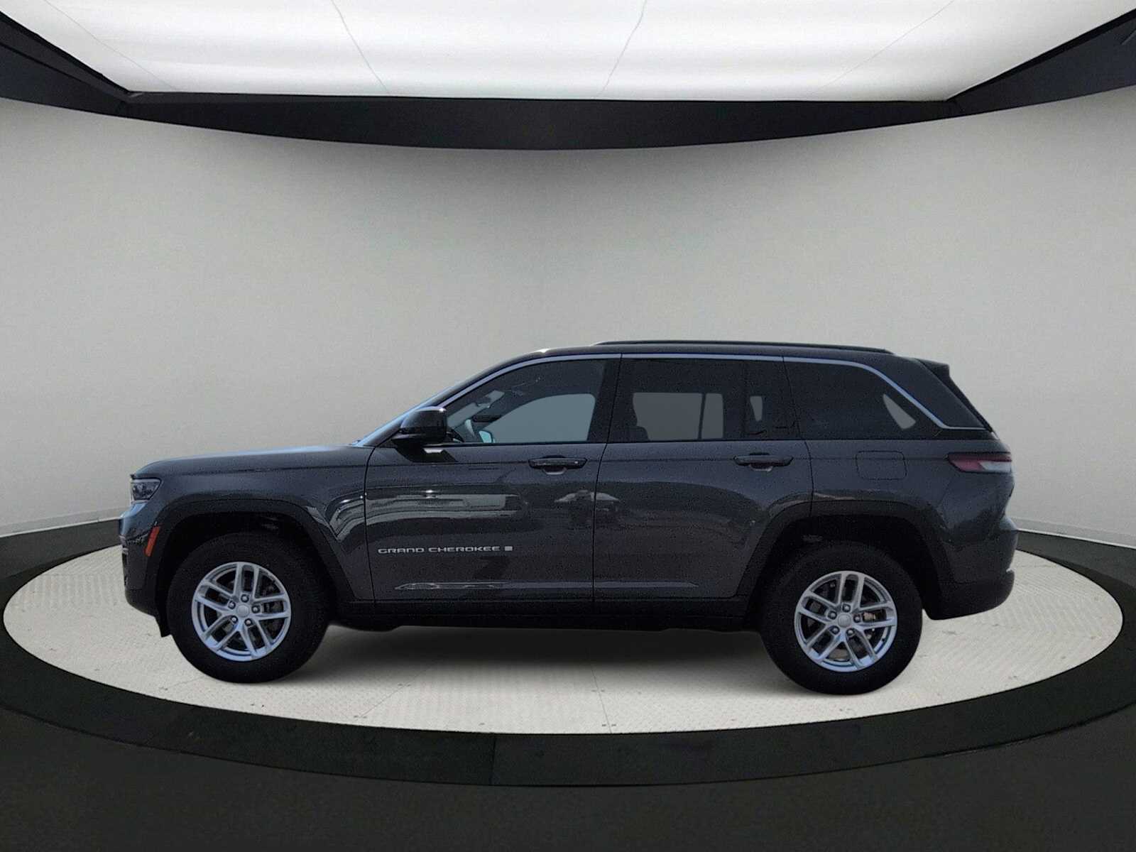 Thumbnail: 2025 Jeep Grand Cherokee - 5