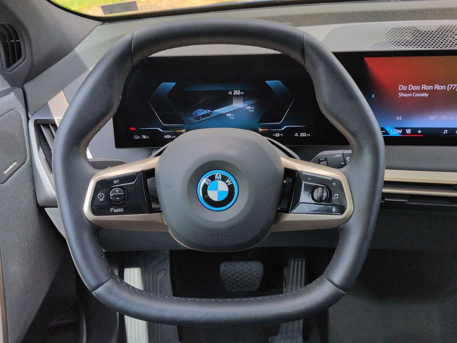 Thumbnail: 2025 BMW iX - 24