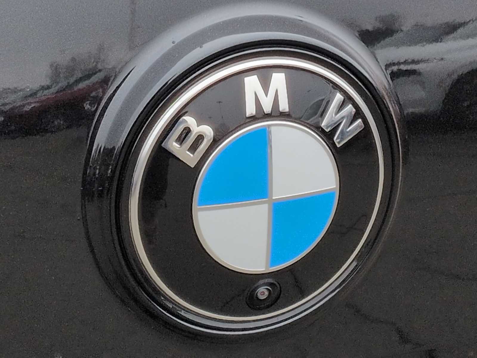 Thumbnail: 2026 BMW iX - 13