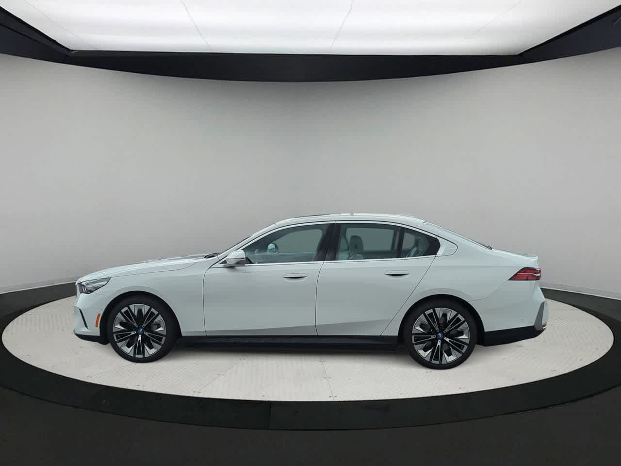 Thumbnail: 2024 BMW i5 - 5