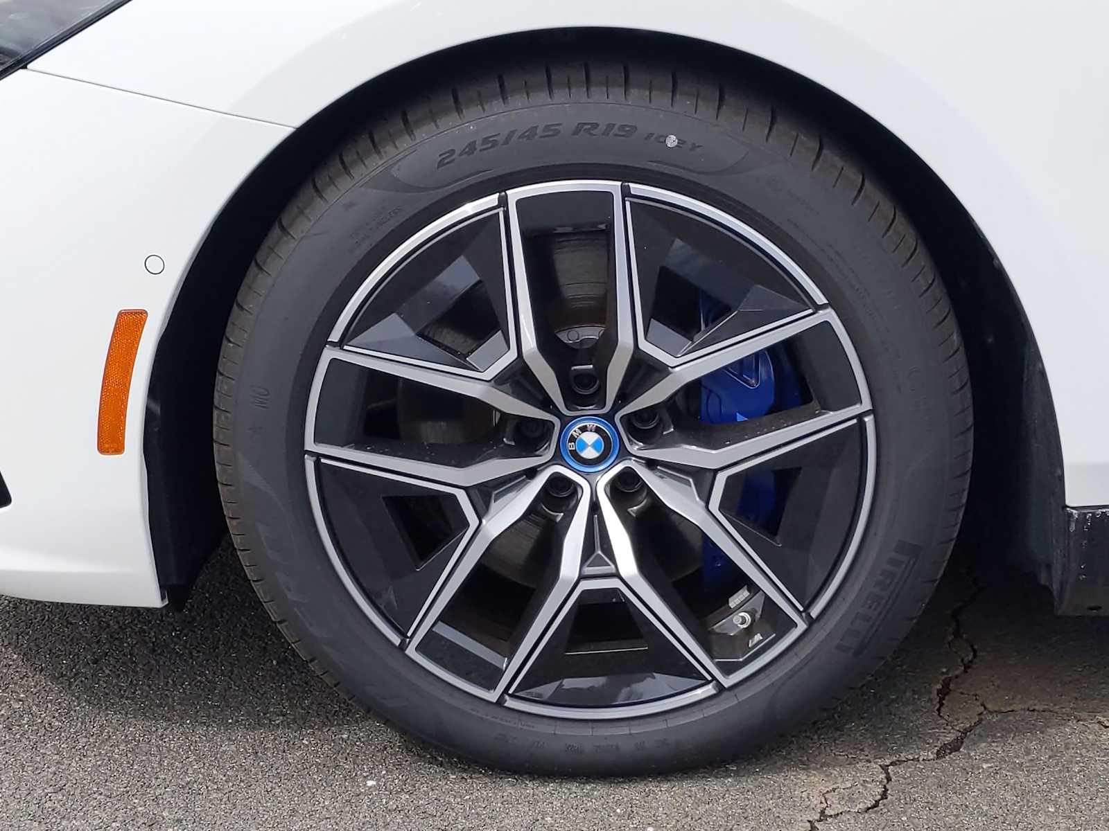 Thumbnail: 2025 BMW i5 - 13