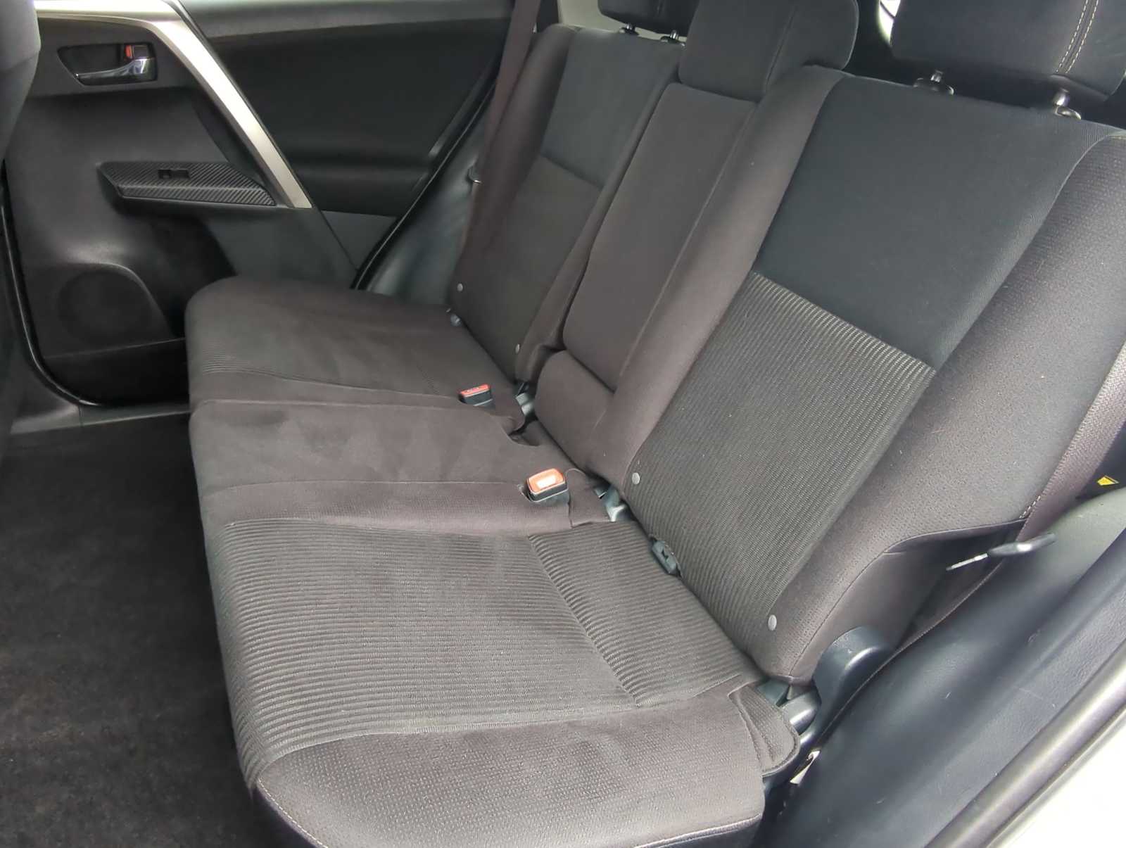 Thumbnail: 2015 Toyota RAV4 - 21