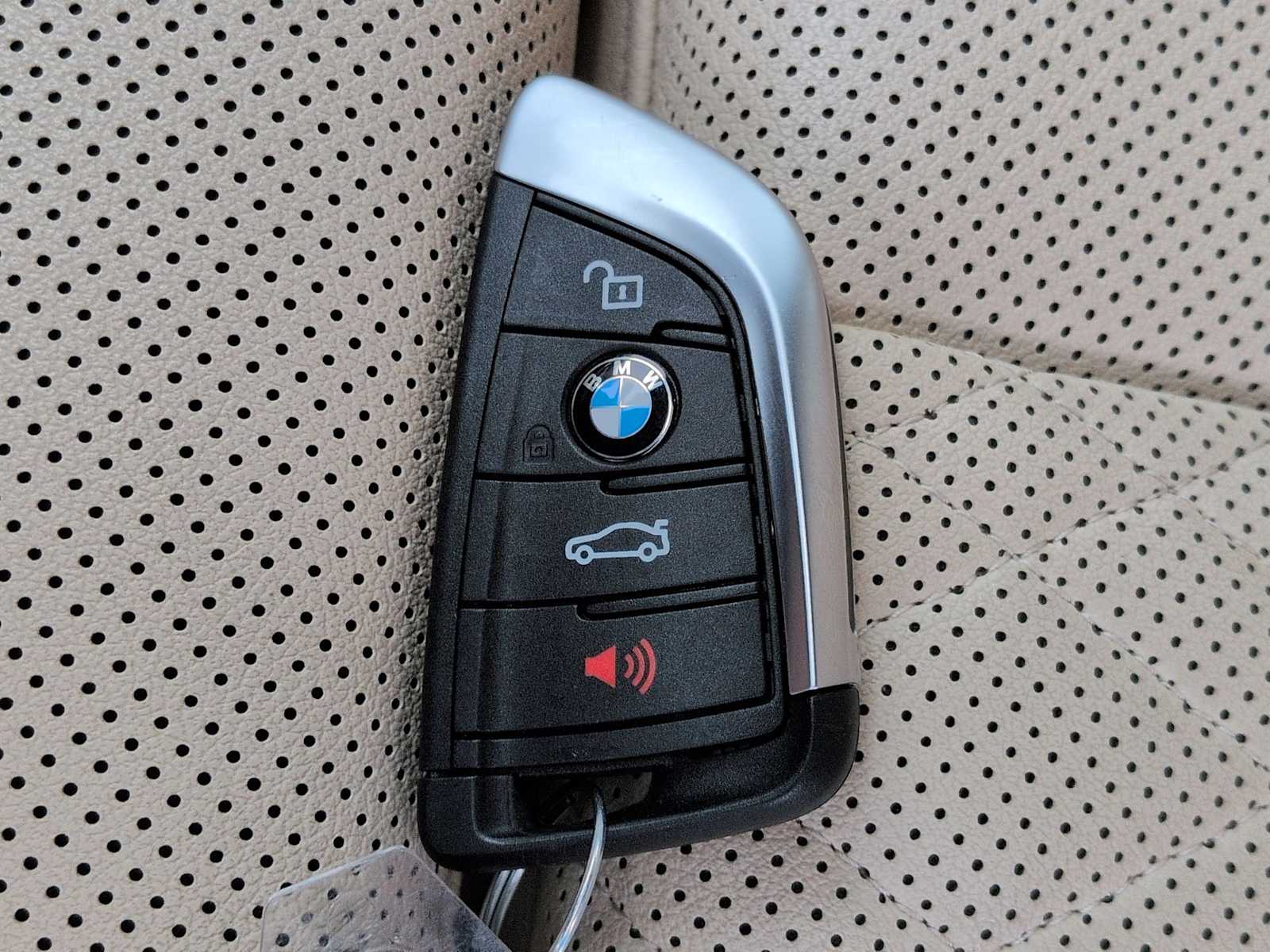 Thumbnail: 2023 BMW 5 Series - 37