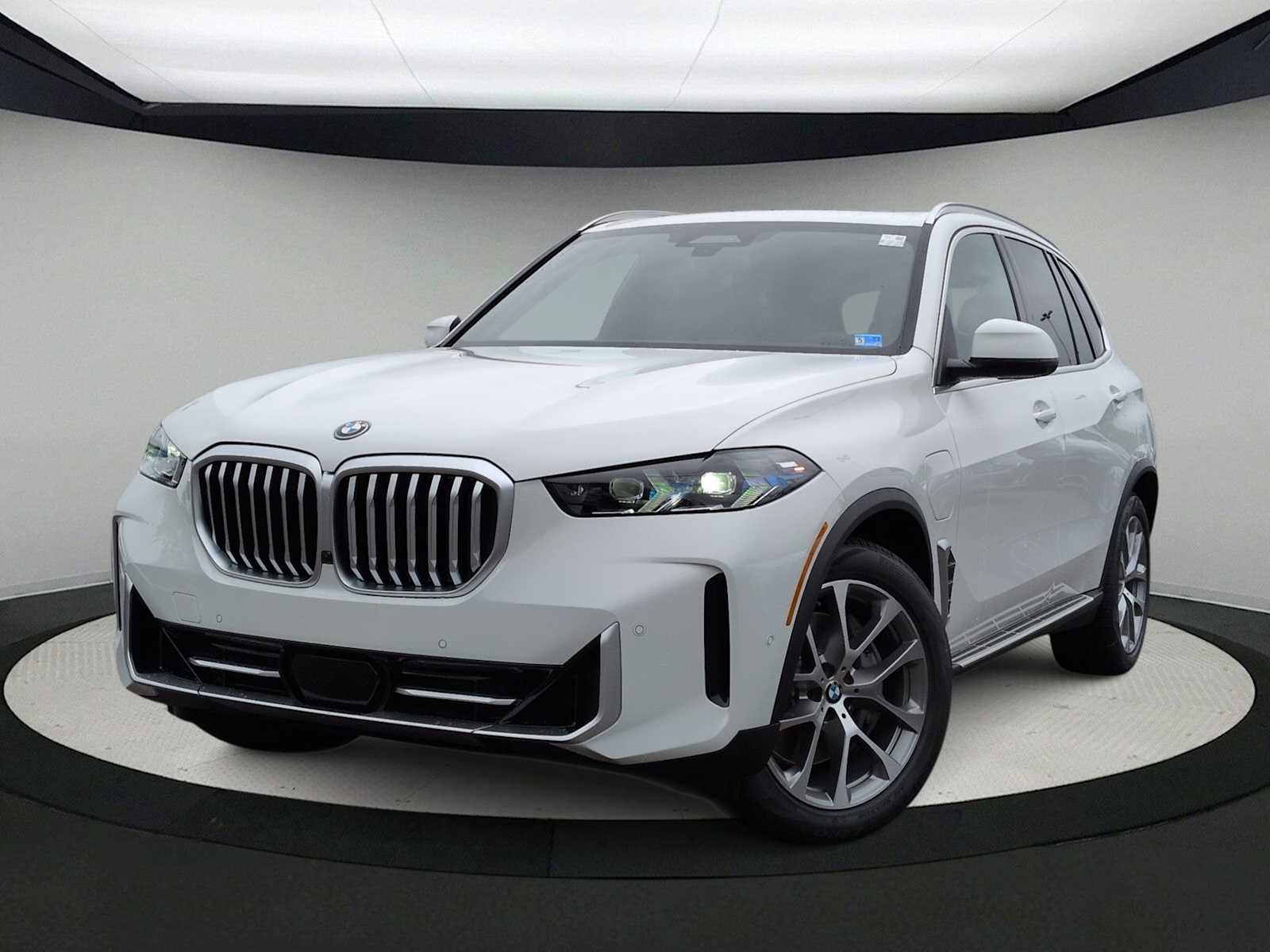Thumbnail: 2026 BMW X5 - 1
