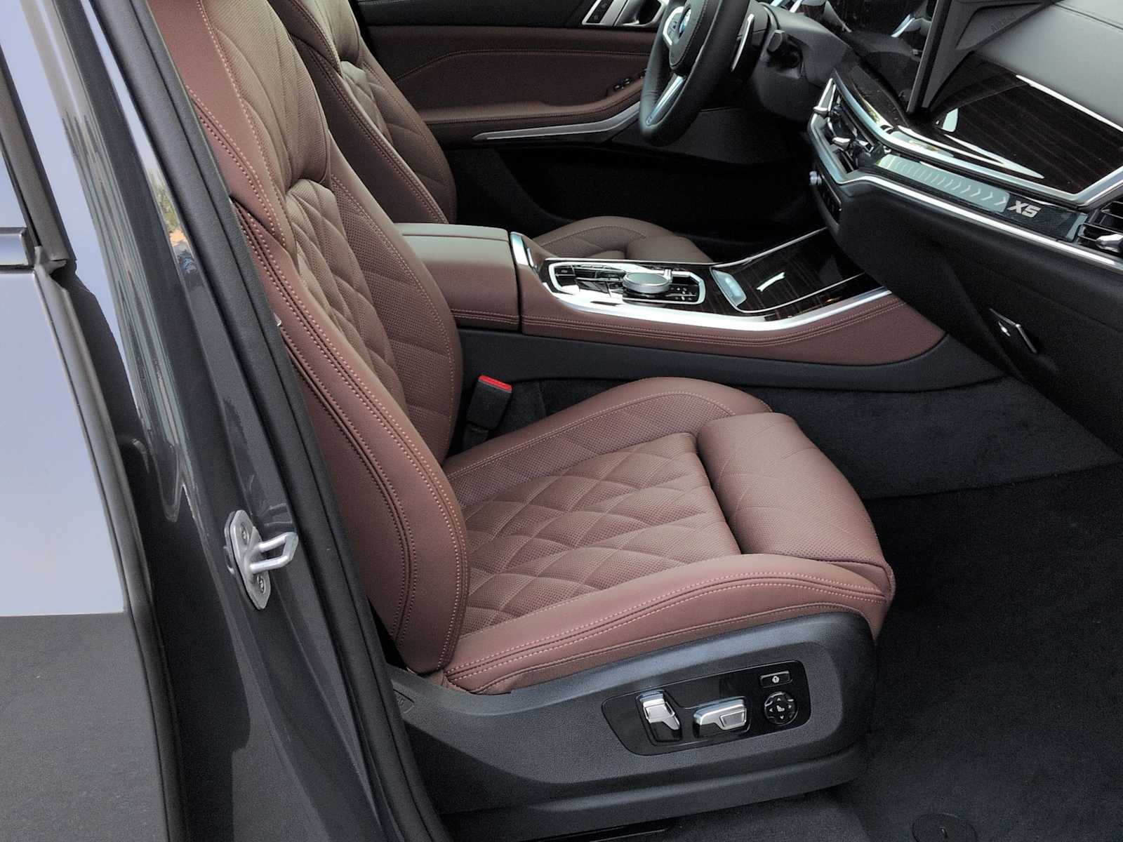 Thumbnail: 2026 BMW X5 - 24