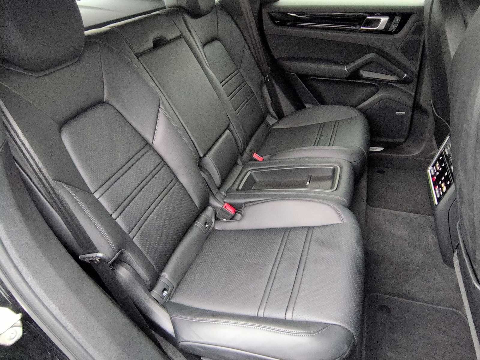 Thumbnail: 2022 Porsche  - 22