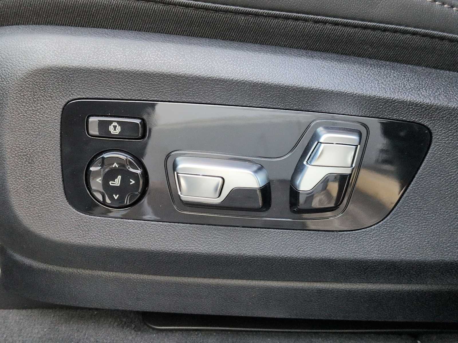 Thumbnail: 2026 BMW X7 - 18