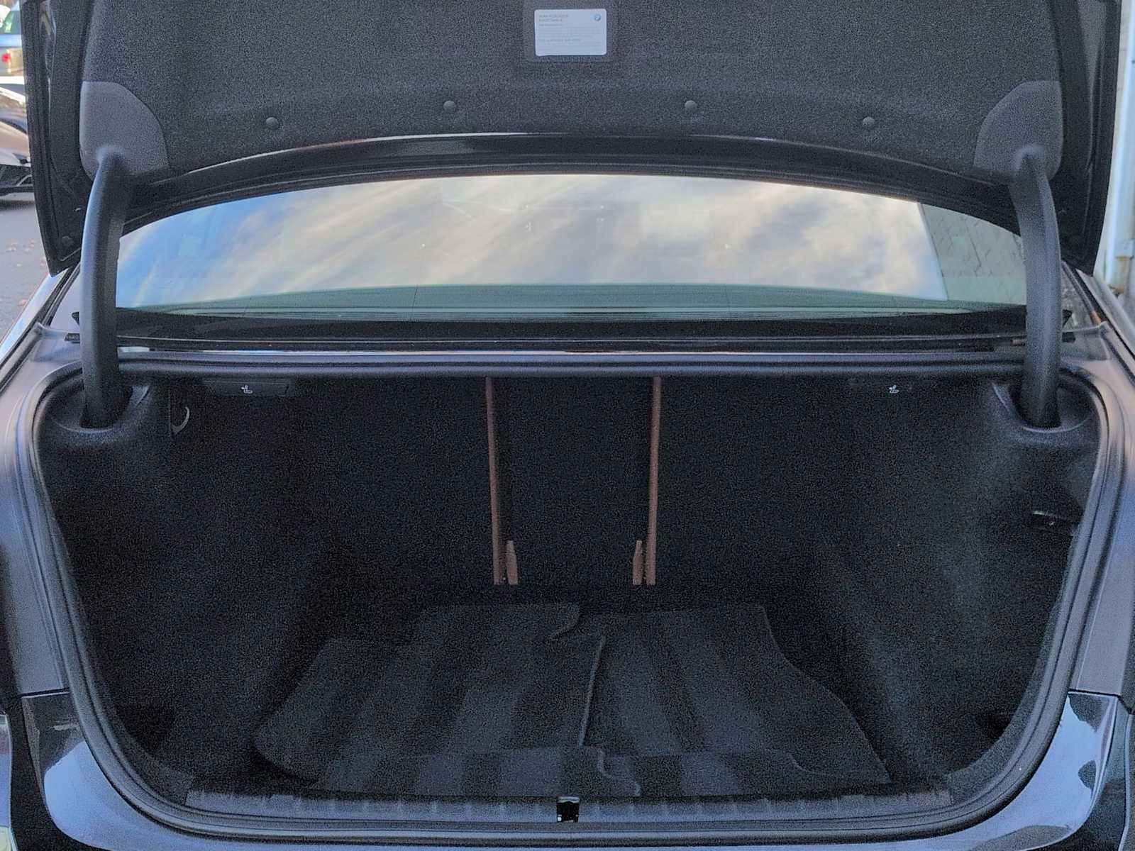 Thumbnail: 2023 BMW 5 Series - 37