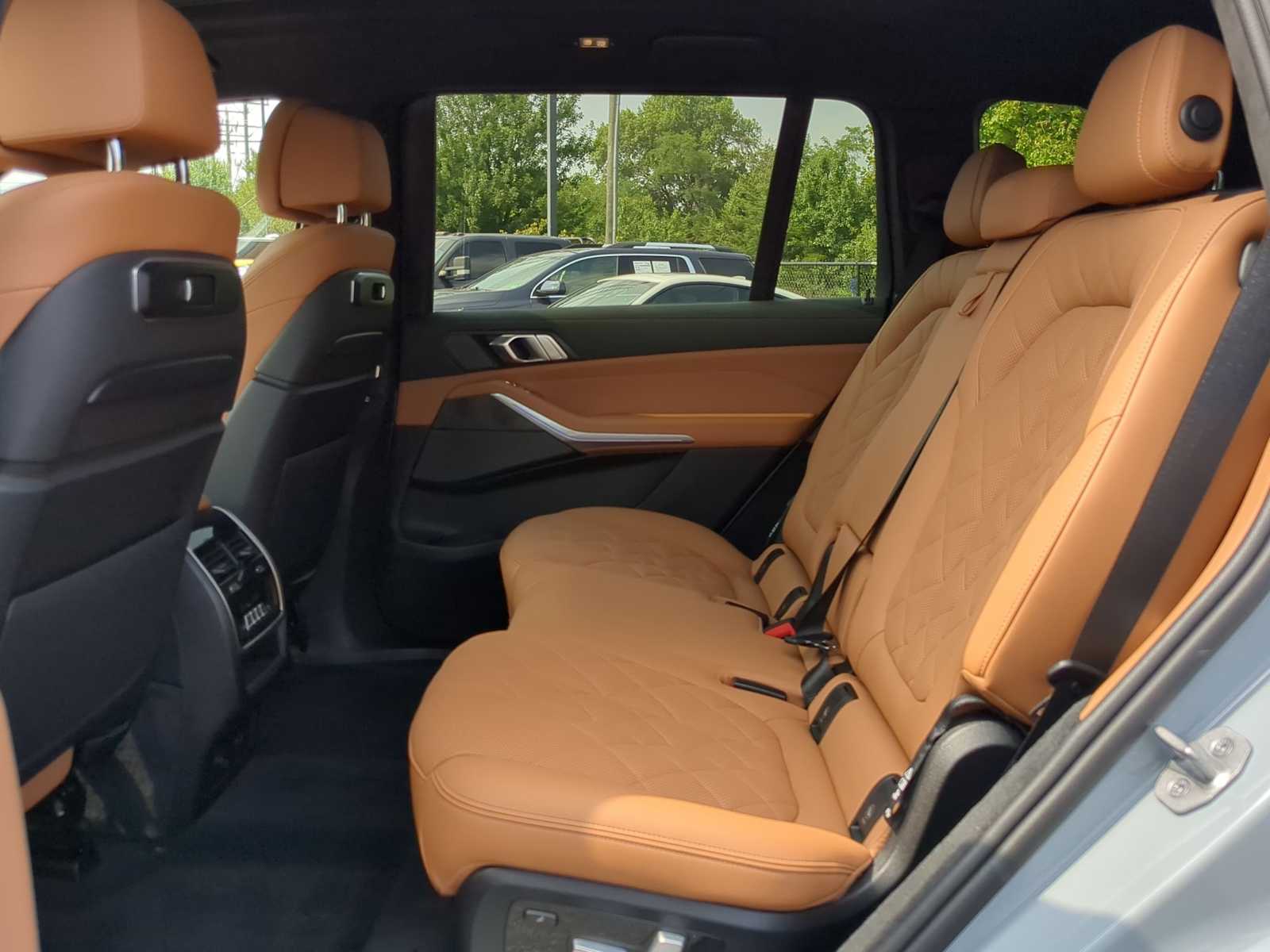 Thumbnail: 2024 BMW X7 - 21
