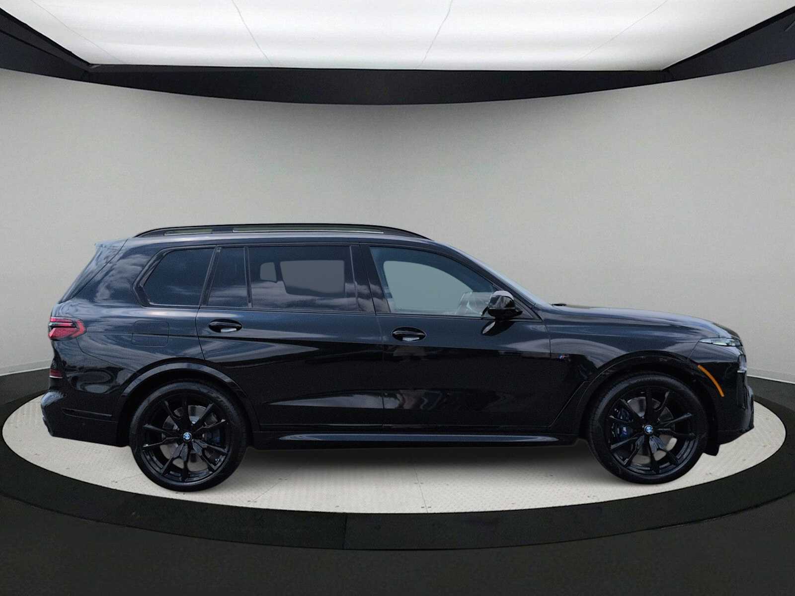 Thumbnail: 2027 BMW X7 - 9