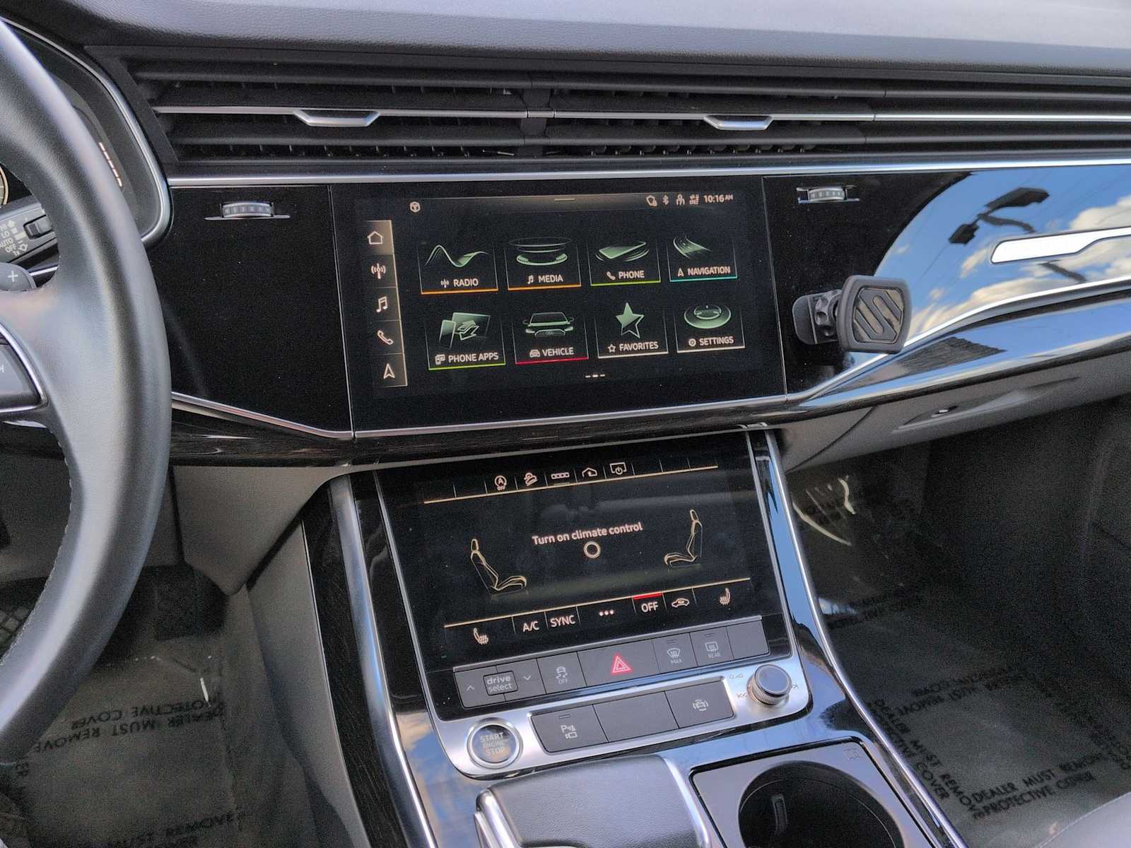 Thumbnail: 2022 Audi Q7 - 30