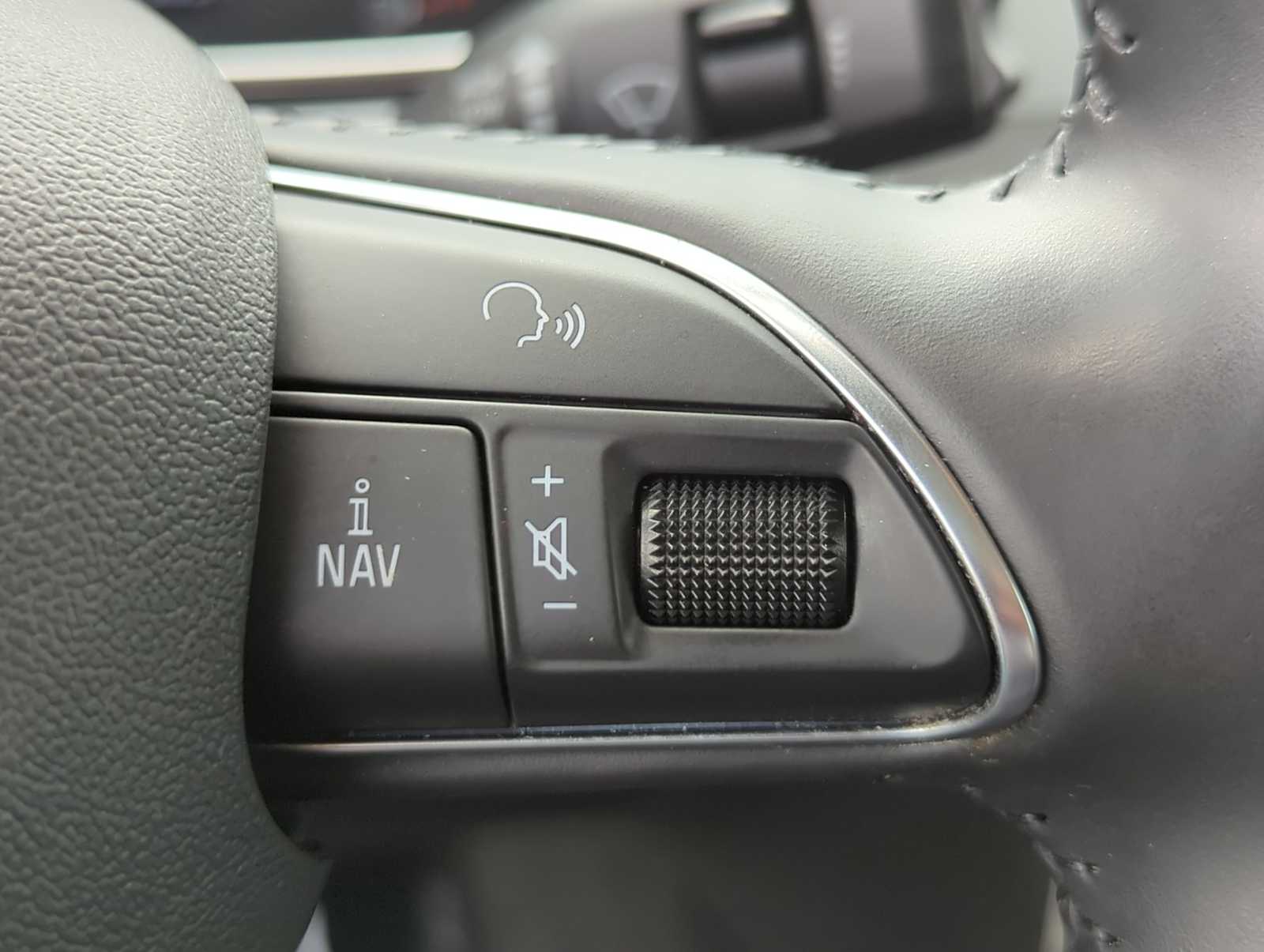 Thumbnail: 2013 Audi Q7 - 25