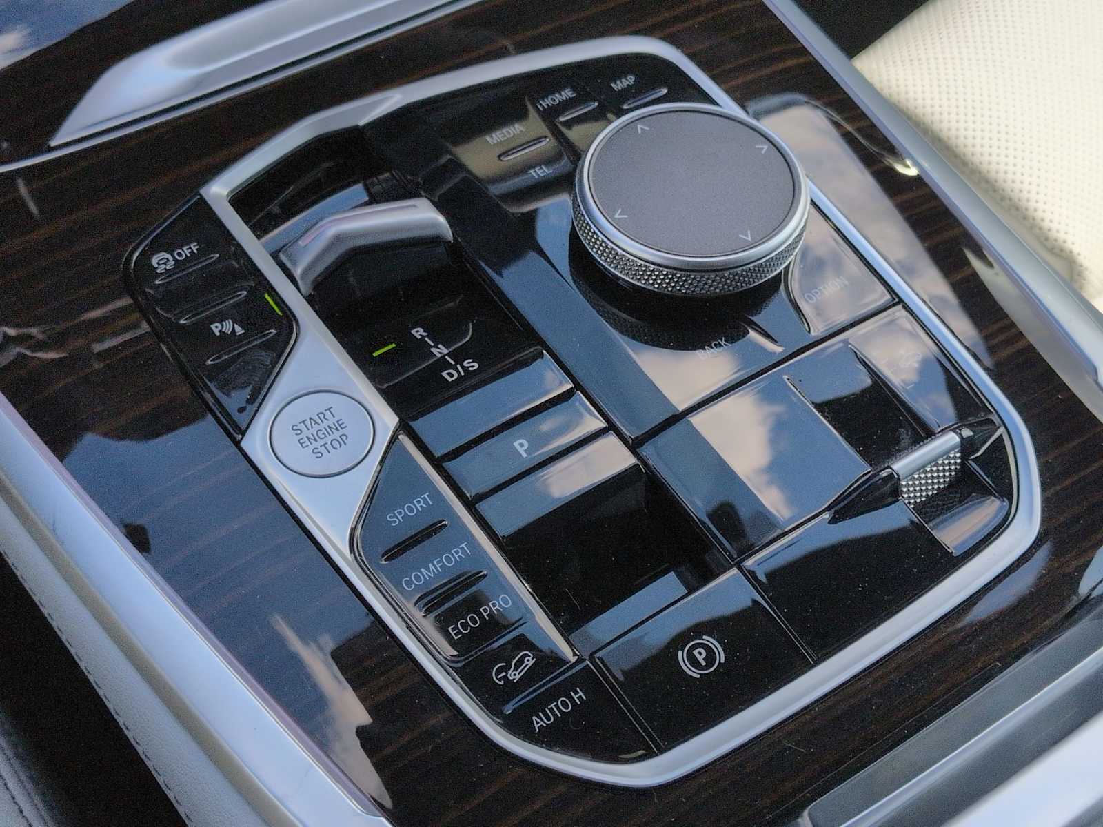 Thumbnail: 2025 BMW X7 - 34