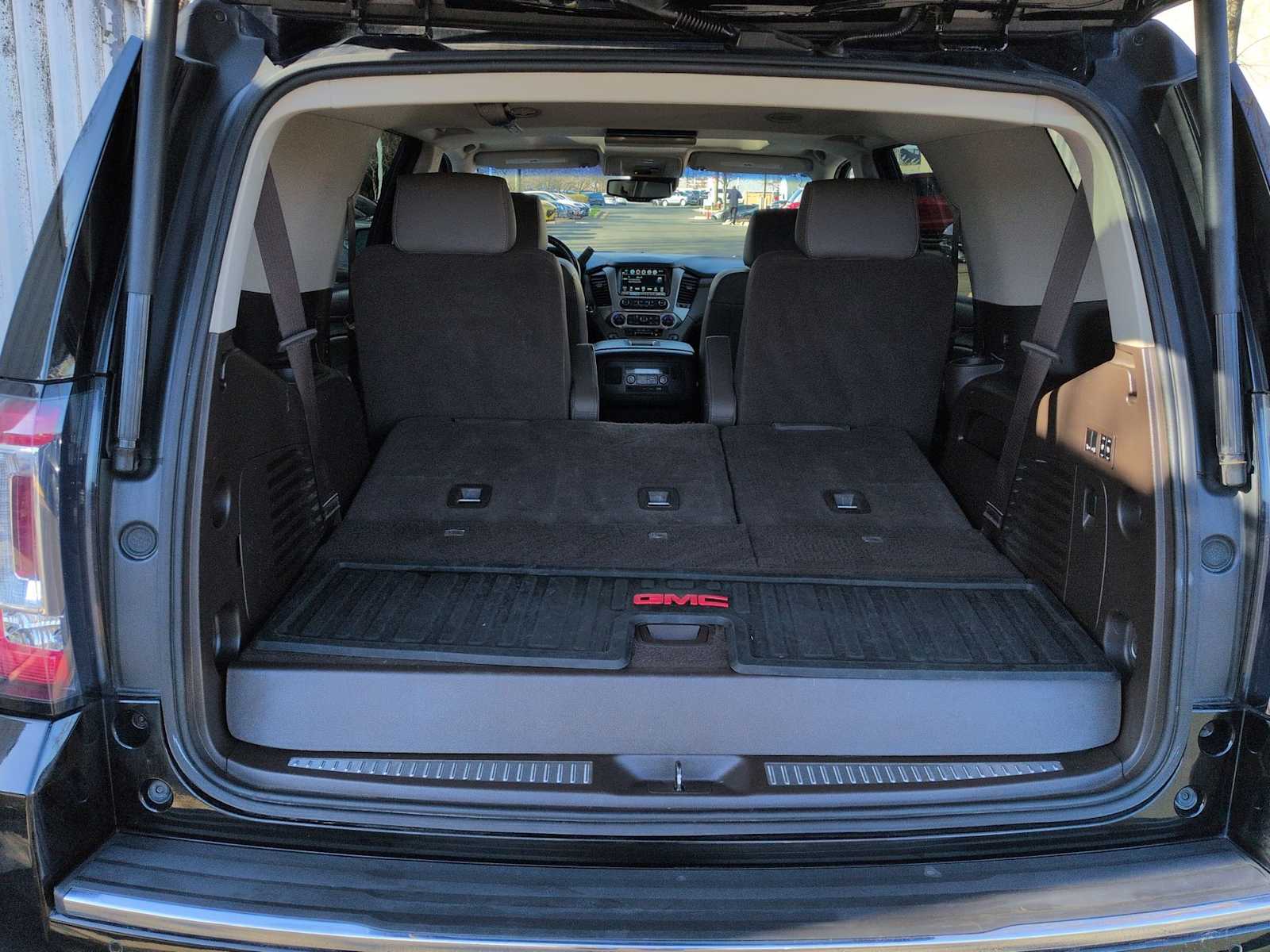 Thumbnail: 2018 GMC Yukon - 37