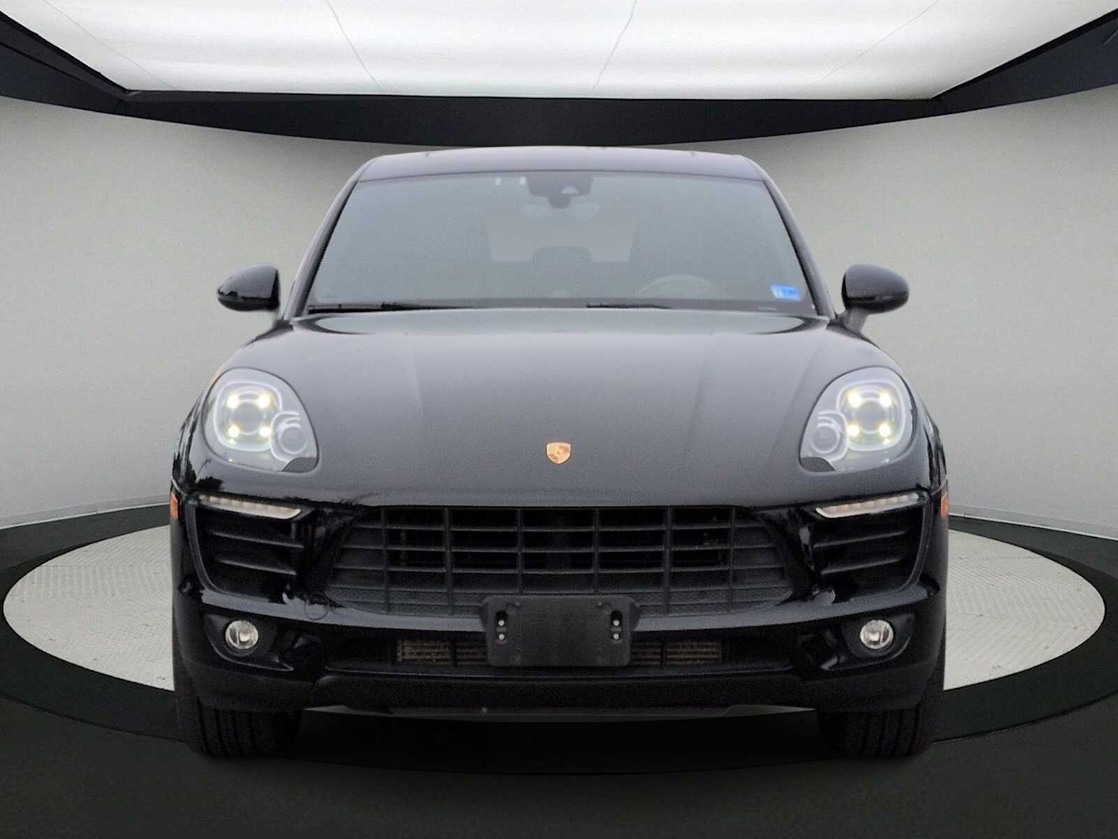 Thumbnail: 2018 Porsche Macan - 3