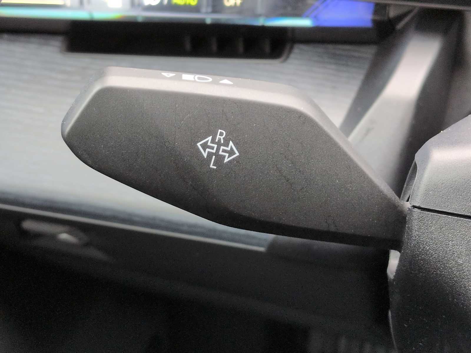 Thumbnail: 2025 BMW i5 - 27