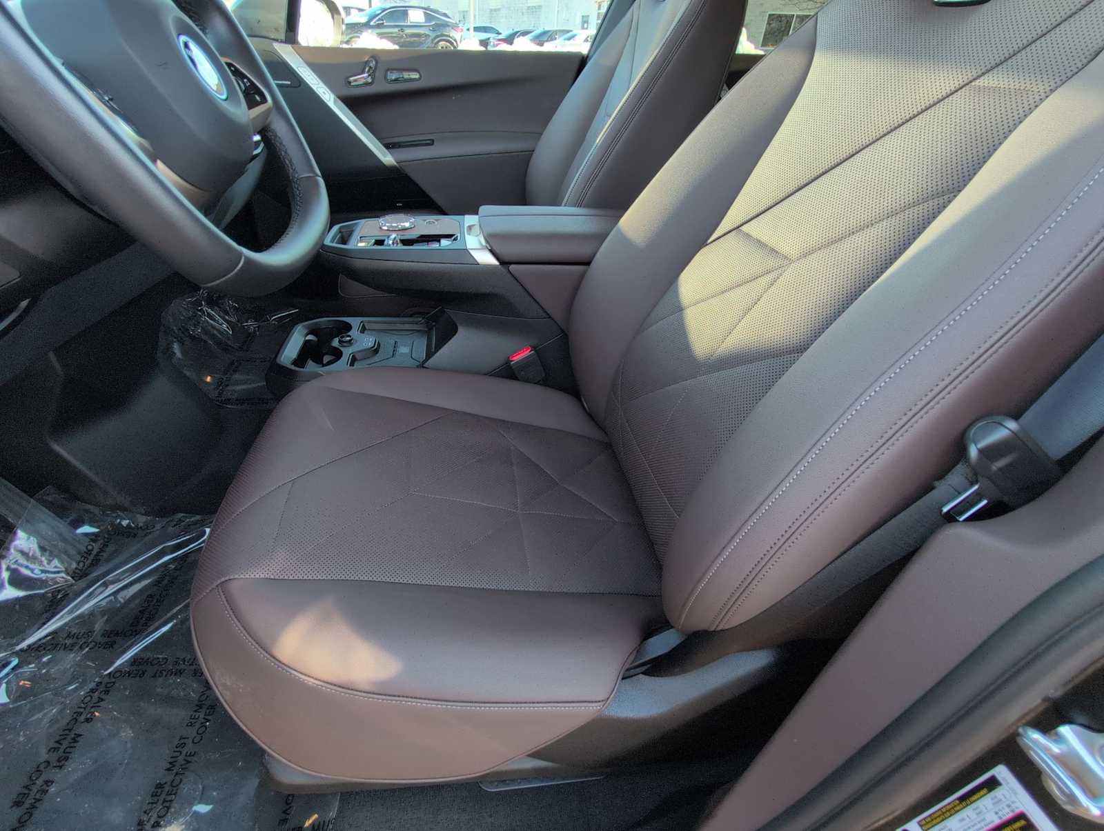 Thumbnail: 2023 BMW iX - 16