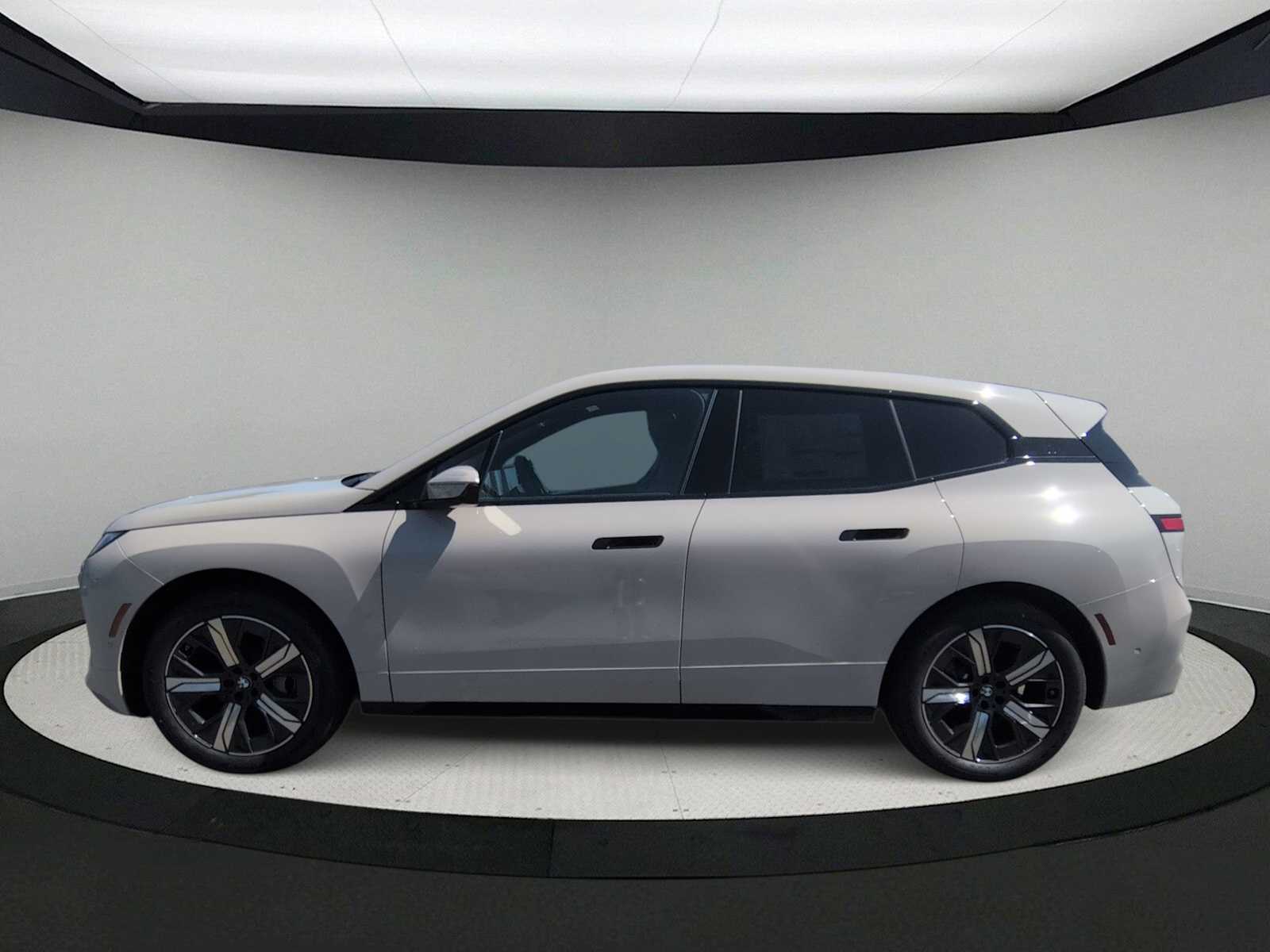 Thumbnail: 2026 BMW iX - 5