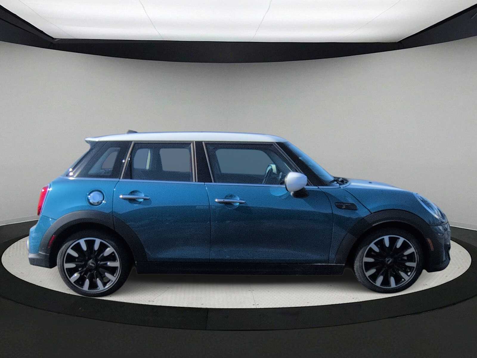 Thumbnail: 2023 MINI Cooper Hardtop - 9