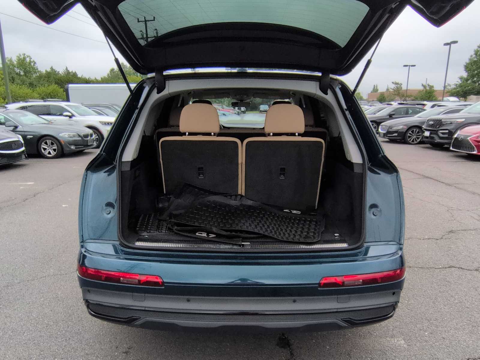 Thumbnail: 2022 Audi Q7 - 34