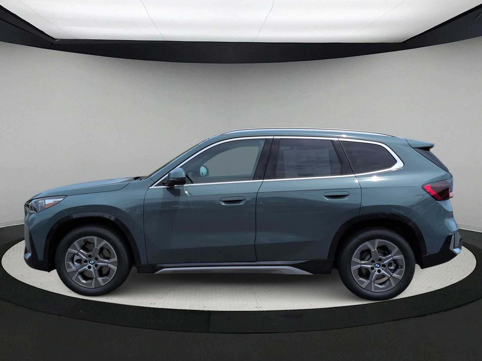 Thumbnail: 2026 BMW X1 - 5