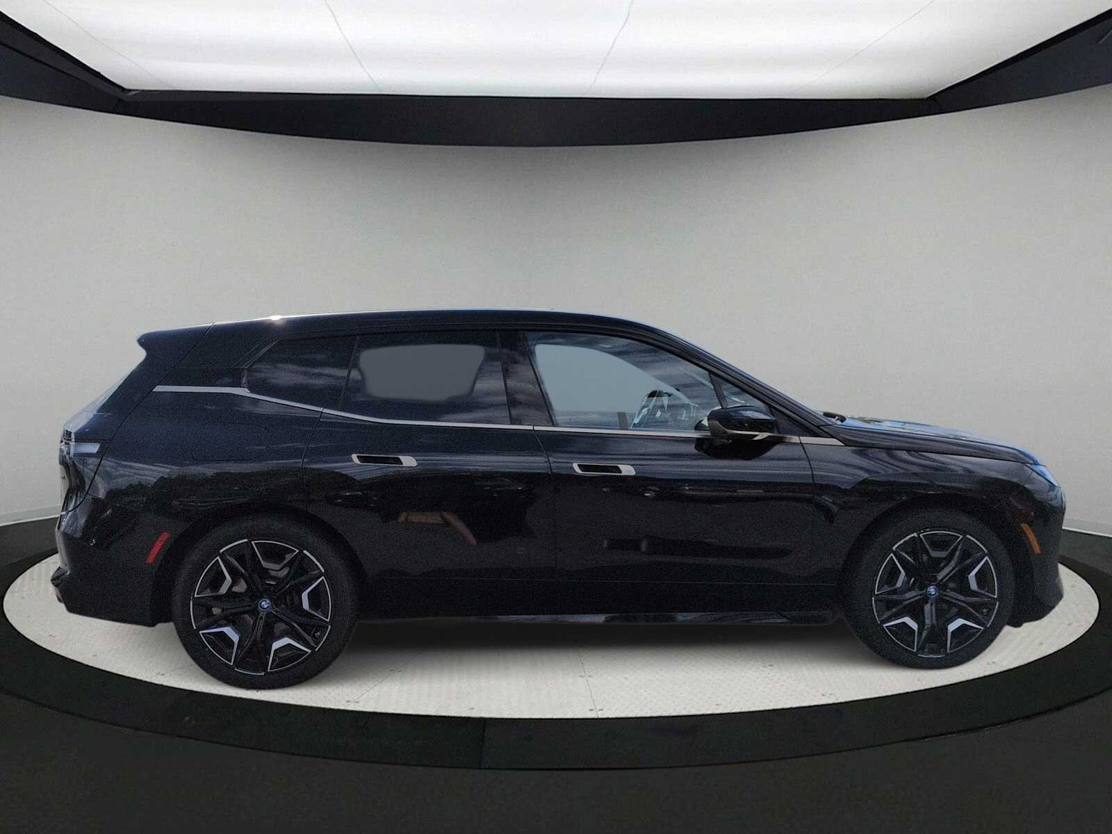 Thumbnail: 2023 BMW iX - 9