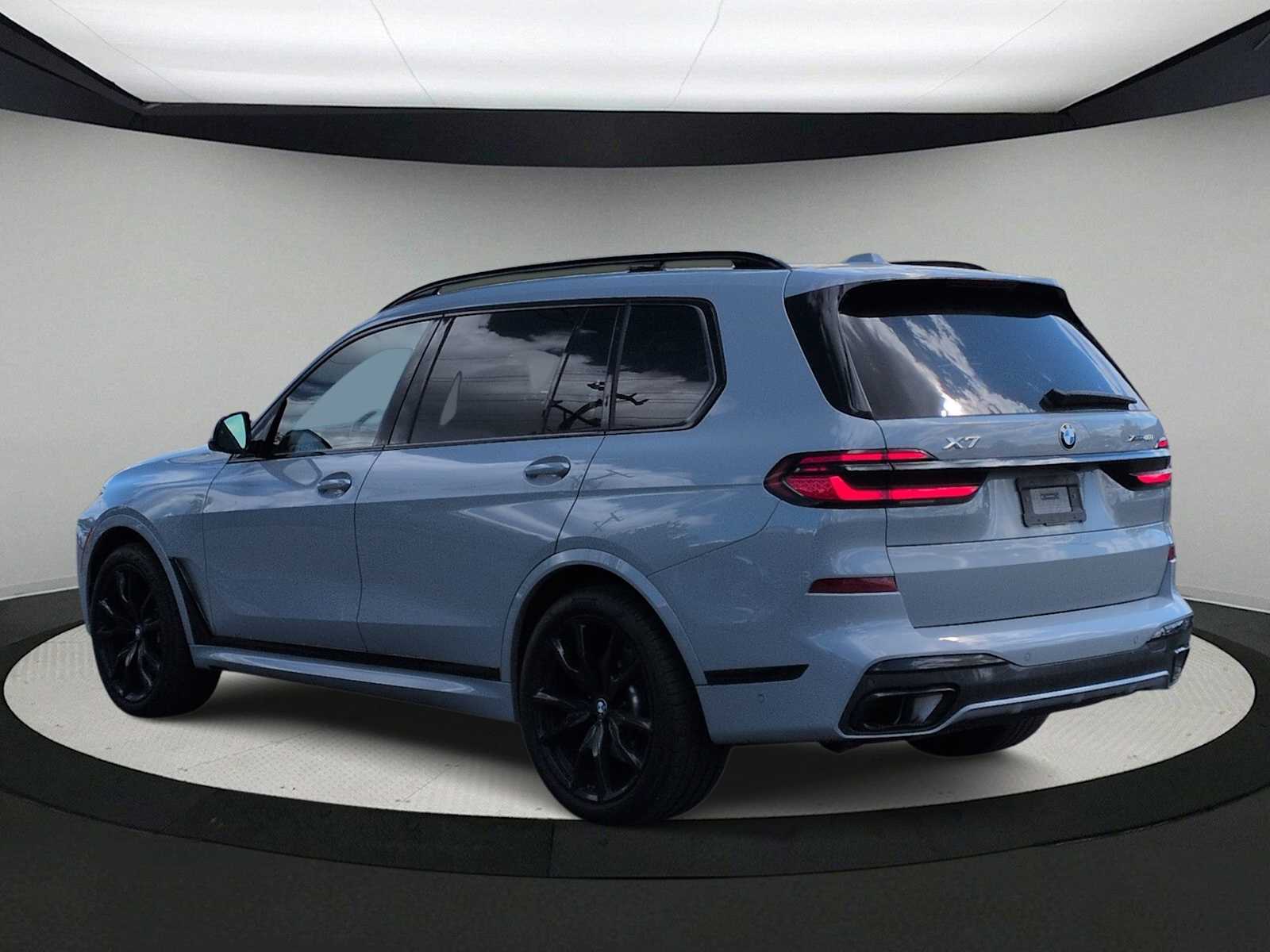 Thumbnail: 2025 BMW X7 - 6