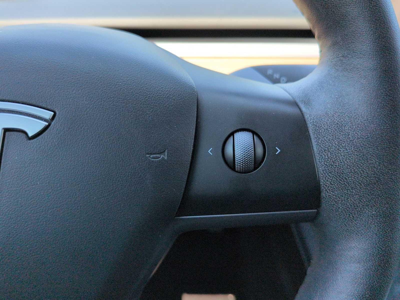 Thumbnail: 2023 Tesla Model 3 - 26