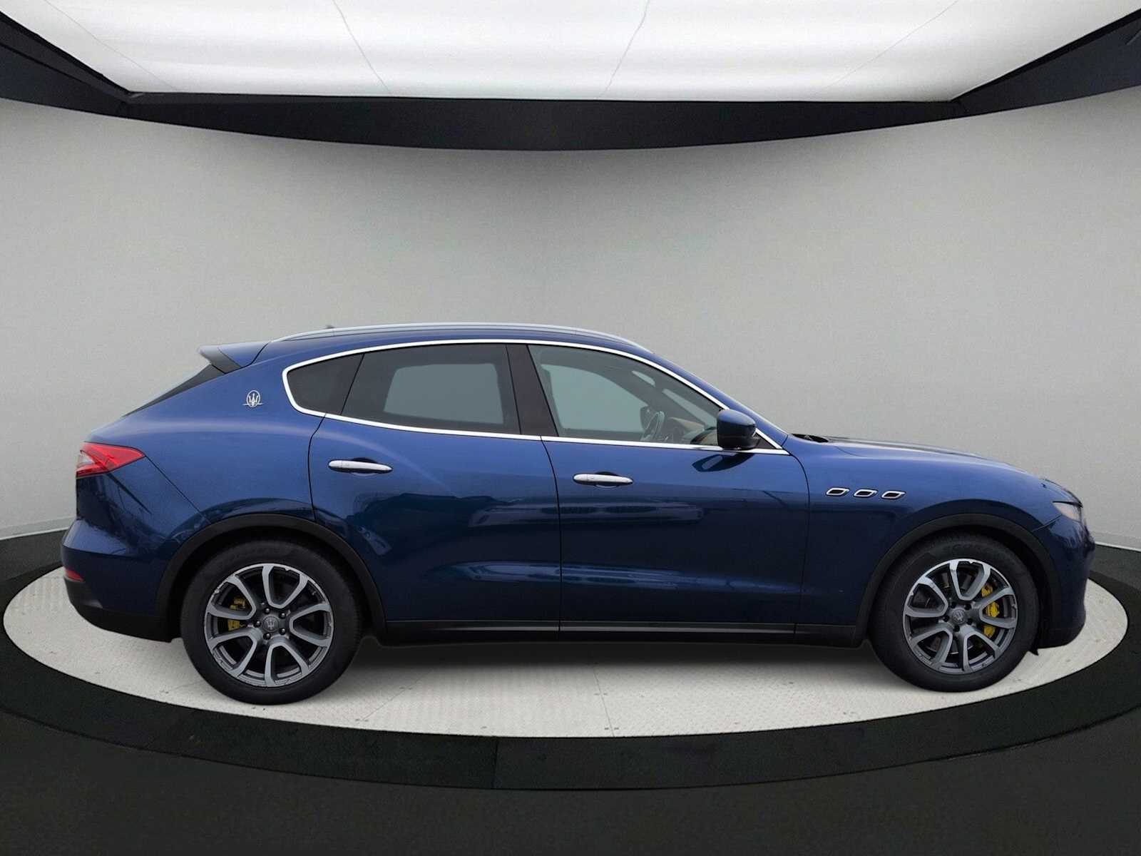 Thumbnail: 2017 Maserati Levante - 9