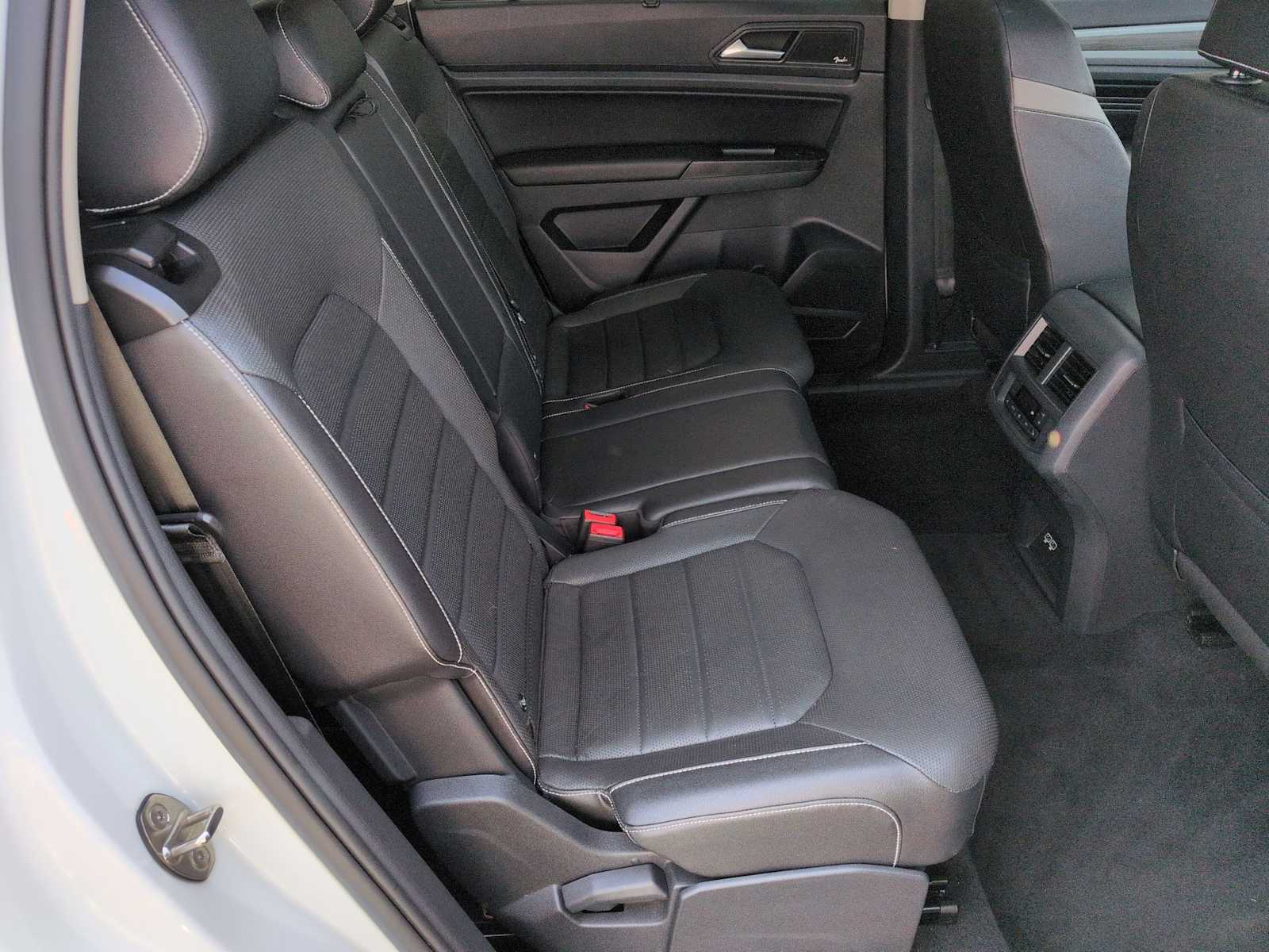 Thumbnail: 2021 Volkswagen Atlas - 22