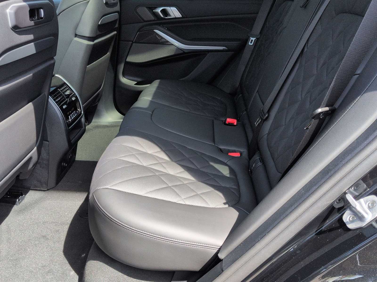 Thumbnail: 2026 BMW X5 - 21