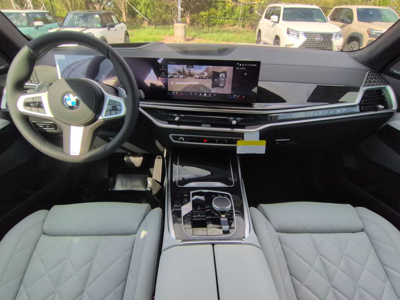 Thumbnail: 2026 BMW X7 - 16