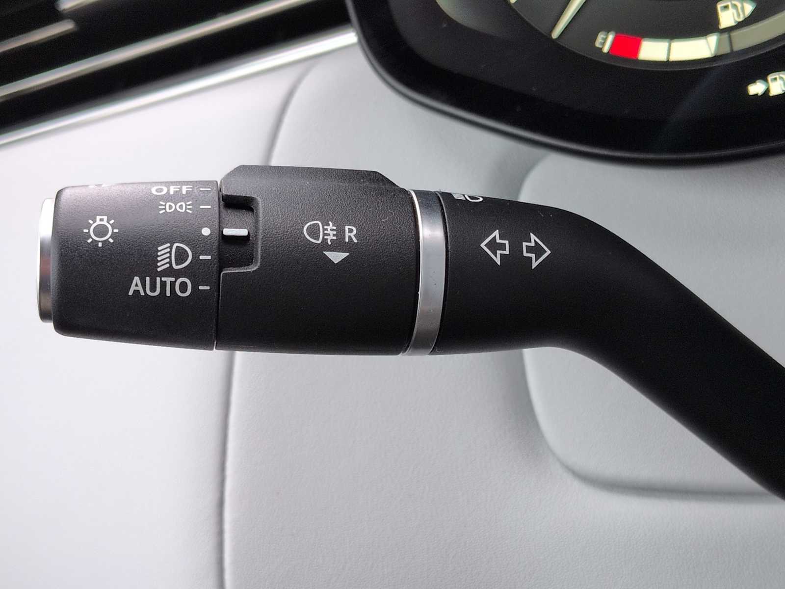 Thumbnail: 2023 Land Rover Range Rover Sport - 29