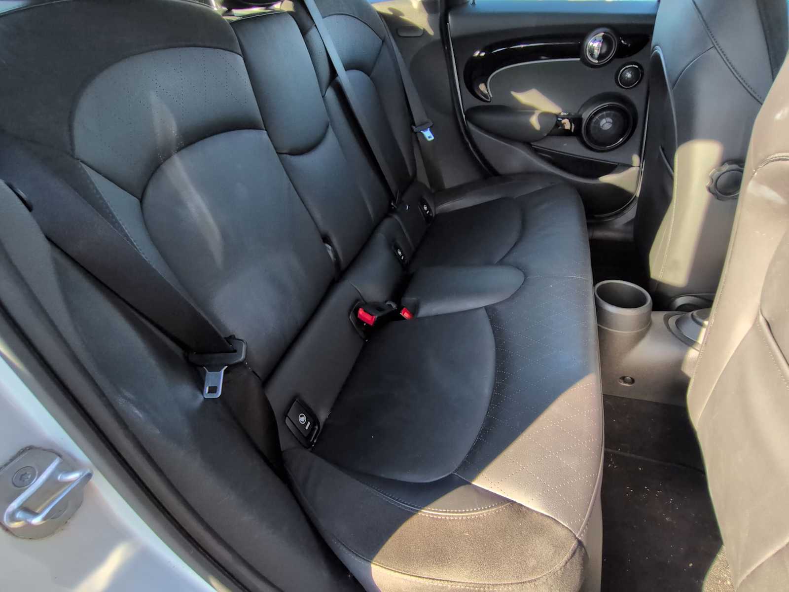 Thumbnail: 2022 MINI Cooper Hardtop - 21