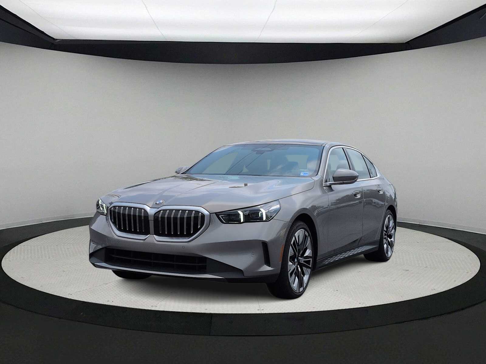 Thumbnail: 2024 BMW 5 Series - 4