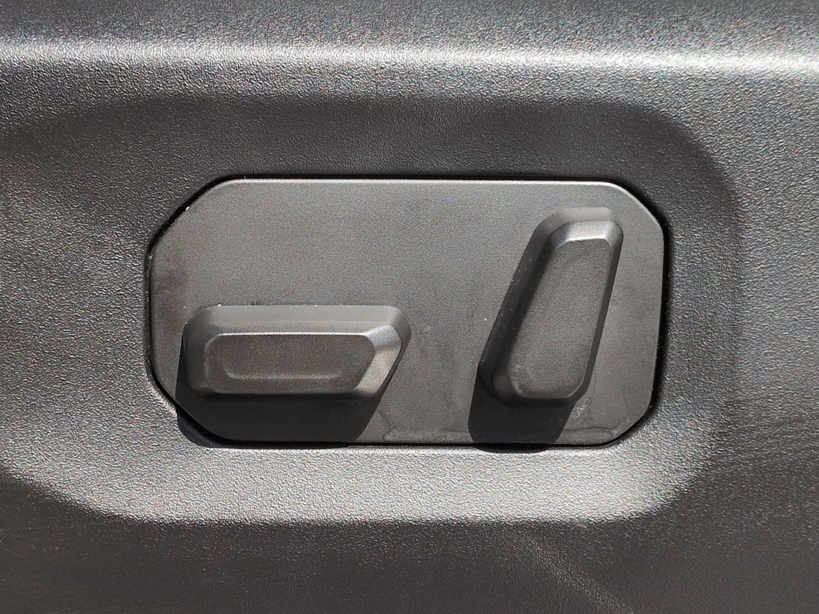 Thumbnail: 2024 Jeep Wrangler - 19