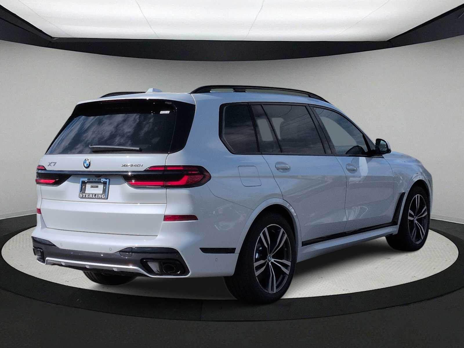 Thumbnail: 2026 BMW X7 - 8