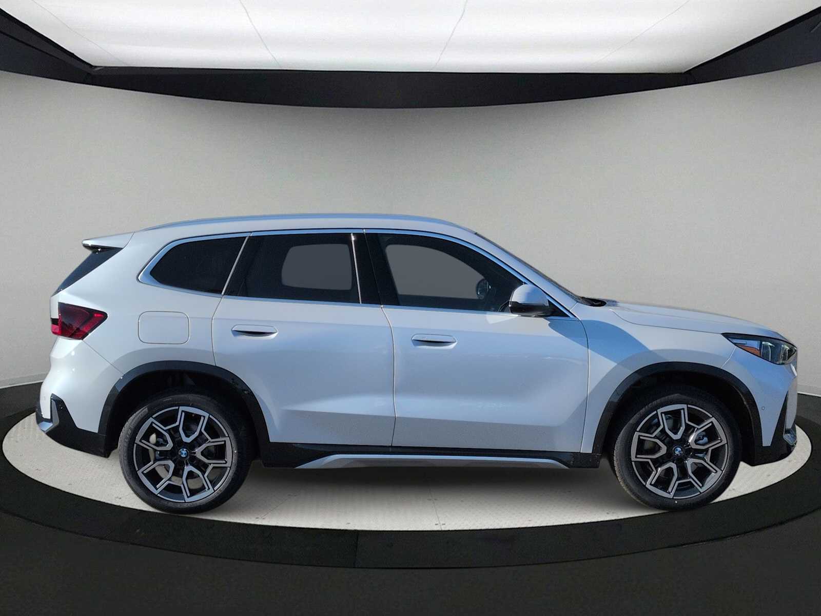 Thumbnail: 2026 BMW X1 - 9